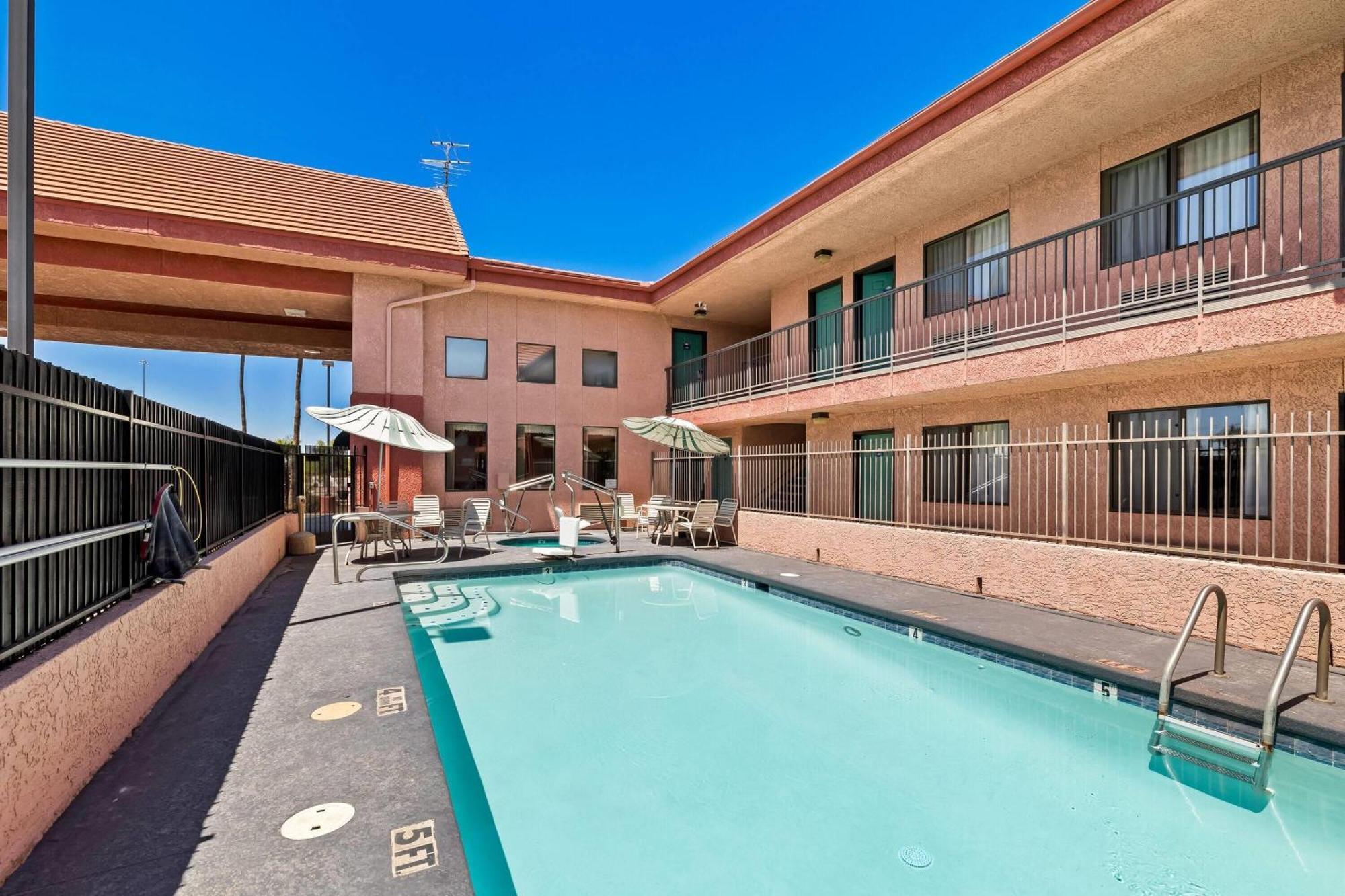 Days Inn By Wyndham Tucson Airport Exteriér fotografie