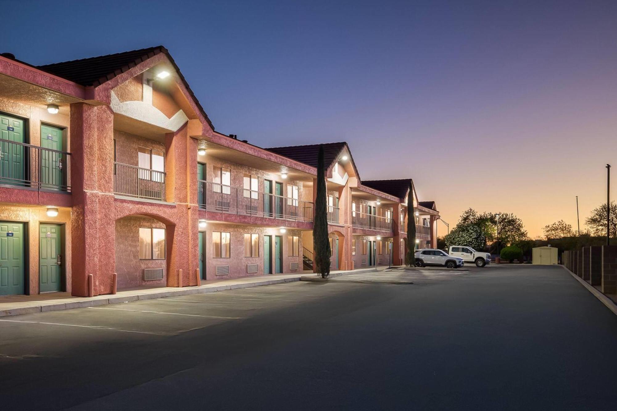Days Inn By Wyndham Tucson Airport Exteriér fotografie