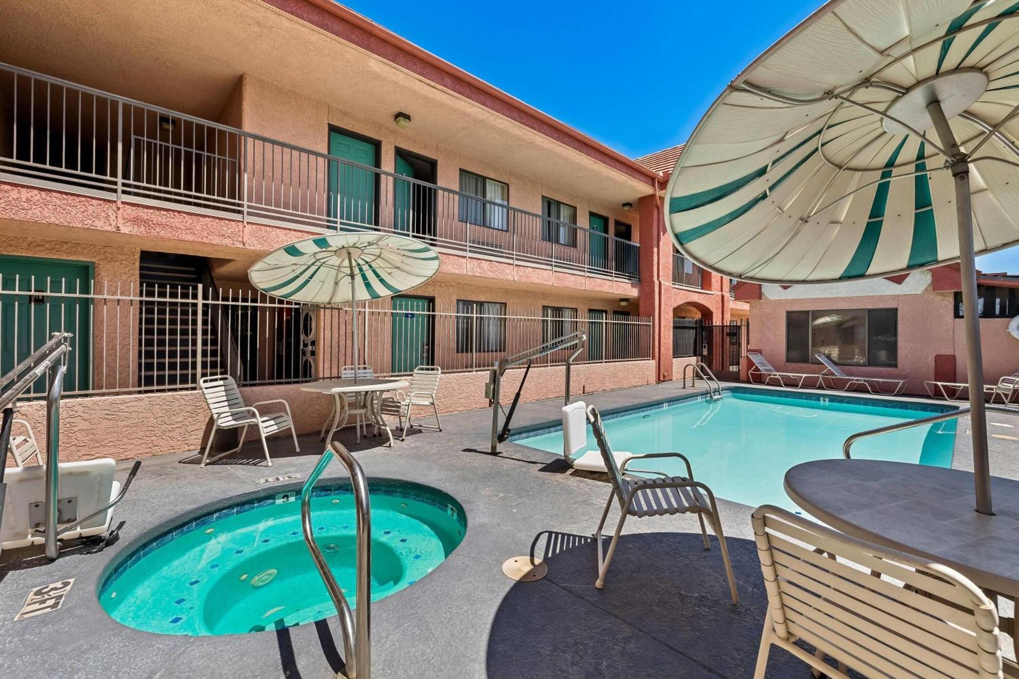 Days Inn By Wyndham Tucson Airport Exteriér fotografie